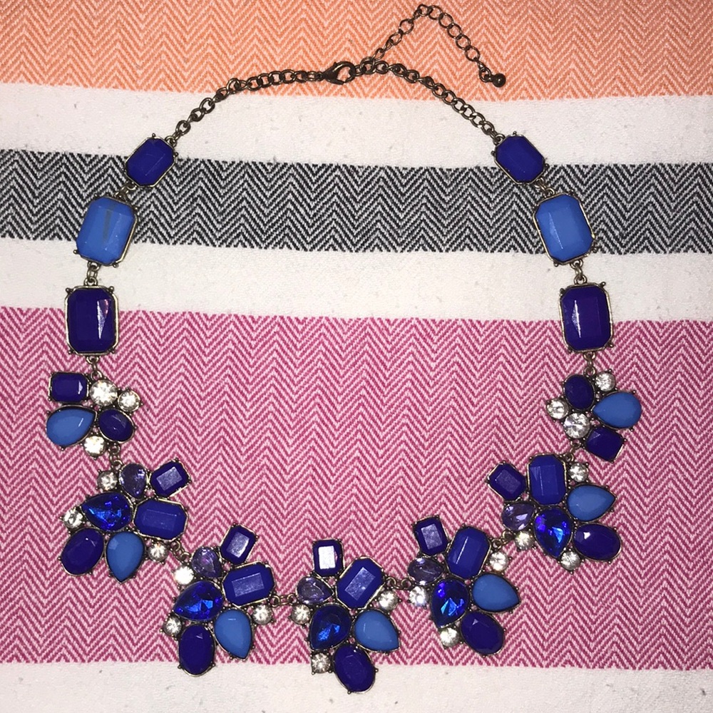 Statement necklace